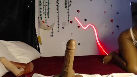 COCO XOXO online show from November 13, 5:28 am