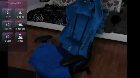 Snapshot of veneradi615 chatting on January 18, 2:44 pm veneradi615 online show from January 18, 2:44 pm