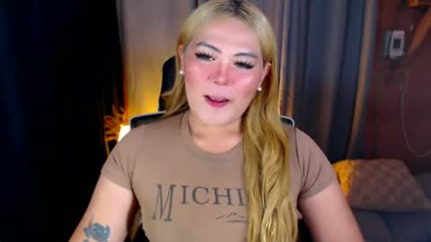 I am Colly Your mystery girl online show from July 2, 3:45 am