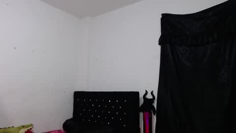 venus_menoza online show from February 19, 9:17 am