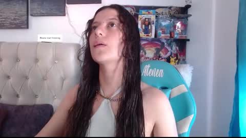 Snapshot of venusandfantashi_gh1 chatting on February 9, 5:43 pm venusHelp me reach 100 like honey online show from February 9, 5:43 pm
