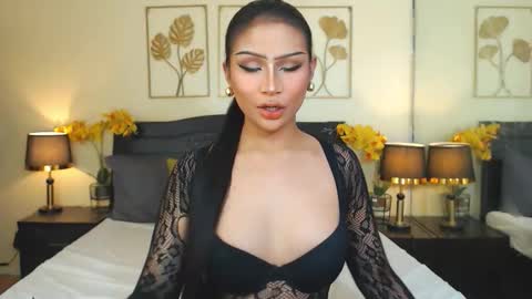 your1andonlySAVY online show from November 9, 7:10 pm