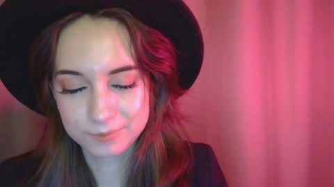 Una online show from November 5, 2:11 pm