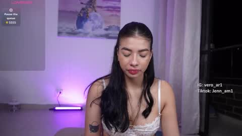 vero_cam online show from November 8, 2:27 am