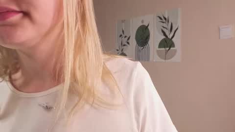 Snapshot of verocat chatting on September 14, 5:49 am Veronica online show from September 14, 5:49 am