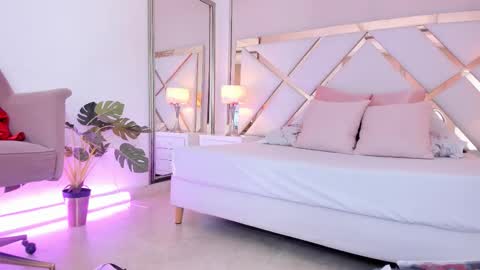 Vero online show from September 17, 5:44 pm