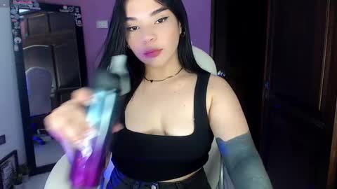 Snapshot of veronica_118 chatting on January 24, 3:11 am veronica_118 online show from January 24, 3:11 am