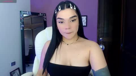 Snapshot of veronica_118 chatting on March 1, 5:31 am veronica_118 online show from March 1, 5:31 am