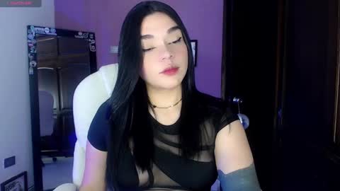 Snapshot of veronica_118 chatting on February 20, 3:34 am veronica_118 online show from February 20, 3:34 am