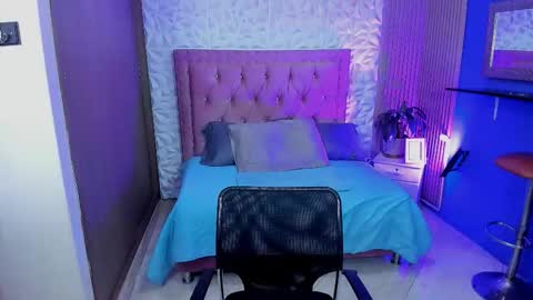 VERONICA online show from October 31, 4:22 pm