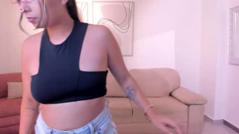 Snapshot of veronicablue1 chatting on October 11, 11:36 am veronicablue1 online show from October 11, 11:36 am