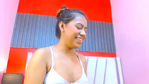 Veronica Robles online show from July 7, 6:32 pm