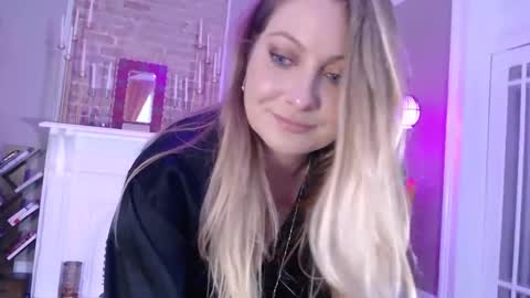 Snapshot of veronicawest chatting on January 14, 10:23 pm Veronica Weston online show from January 14, 10:23 pm