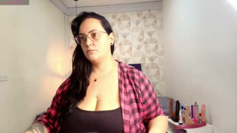 Snapshot of veroniicabbw chatting on September 20, 12:14 pm veroniicabbw online show from September 20, 12:14 pm