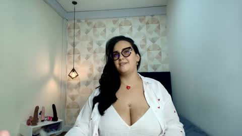 Snapshot of veroniicabbw chatting on September 11, 2:28 pm veroniicabbw online show from September 11, 2:28 pm