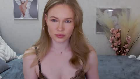 Snapshot of veronikamitchel chatting on February 3, 5:35 pm Veronika online show from February 3, 5:35 pm