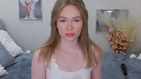 Snapshot of veronikamitchel chatting on February 18, 5:33 pm Veronika online show from February 18, 5:33 pm