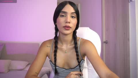  V A L  help me reach 100likes online show from February 22, 11:05 pm