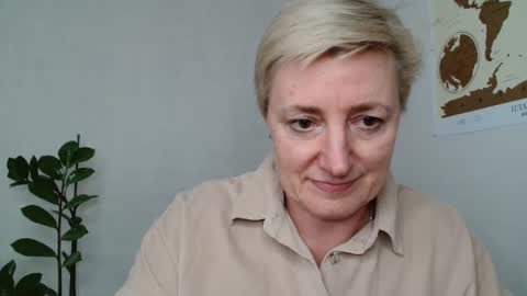 Snapshot of verony_ chatting on March 10, 9:45 am verony_ online show from March 10, 9:45 am