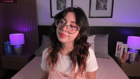 Snapshot of vi_anaya chatting on October 14, 11:24 am Anaya online show from October 14, 11:24 am