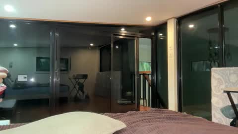 via_olala online show from November 9, 8:54 am