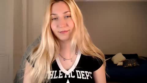 Amelia online show from October 1, 5:40 pm