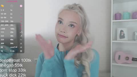 Snapshot of vickyfuckingdoll chatting on October 12, 12:02 am vickyfuckingdoll online show from October 12, 12:02 am