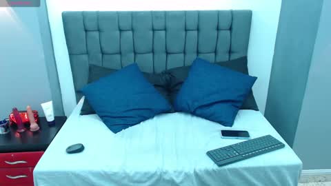 Vicky online show from February 8, 9:04 pm