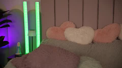 vickysecret96 online show from November 29, 7:40 pm