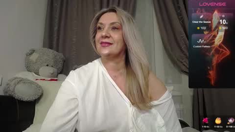 Snapshot of victoria50 chatting on October 3, 7:30 pm victoria50 online show from October 3, 7:30 pm