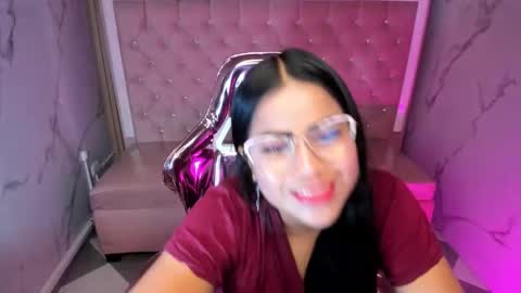 Snapshot of victoria_b_ chatting on October 16, 8:33 pm victoria_b_ online show from October 16, 8:33 pm