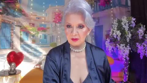 diorvictoria9 online show from November 11, 6:05 pm