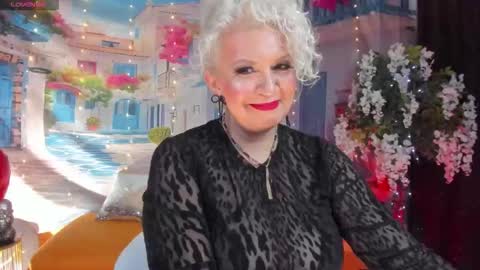 Snapshot of victoria_dior chatting on October 22, 4:01 pm diorvictoria9 online show from October 22, 4:01 pm