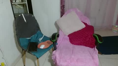 VICKY online show from October 18, 1:52 am