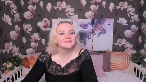 Violett online show from February 9, 3:36 pm