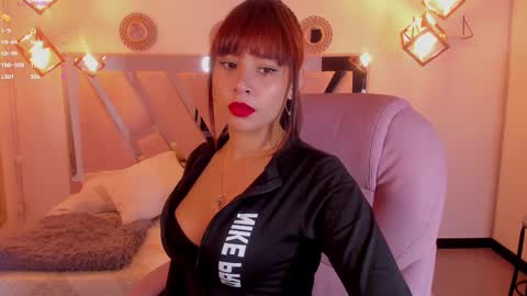 Snapshot of victoriaa_smith chatting on February 13, 11:50 am victoria online show from February 13, 11:50 am