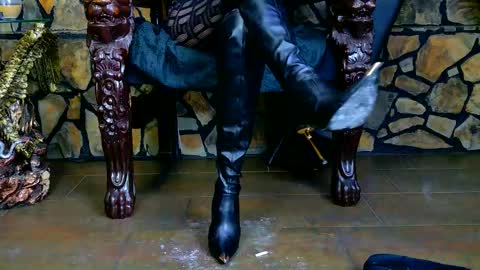 Victoria Heller online show from February 19, 8:47 am