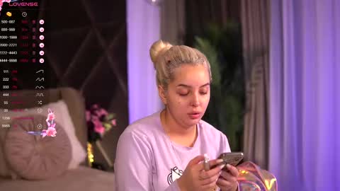 Snapshot of victoriamorrone chatting on February 23, 1:34 pm Diddy online show from February 23, 1:34 pm