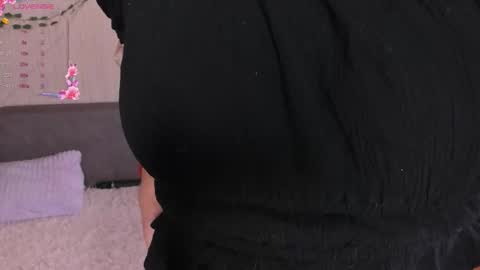 Victoria online show from November 1, 6:23 pm