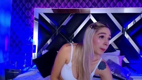 victtoria lee online show from October 22, 7:52 pm