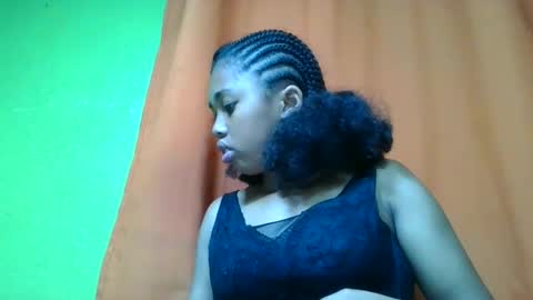vierge28430 online show from May 10, 1:46 pm