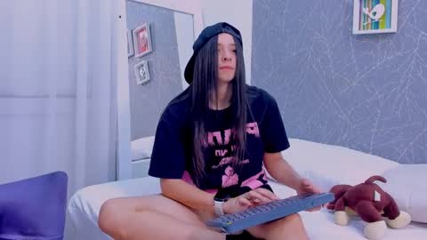 viictoriiasaenz online show from January 19, 5:03 am