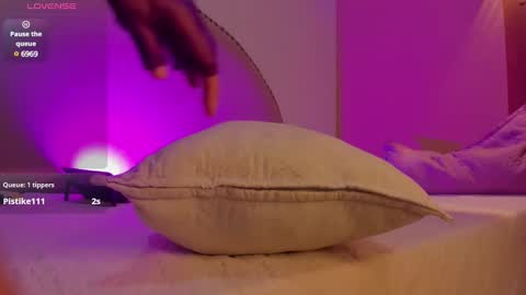 Viiky online show from December 12, 2:33 pm