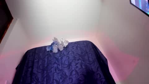 Snapshot of viioleett_cum chatting on September 12, 5:31 pm viioleett_cum online show from September 12, 5:31 pm