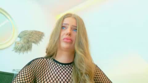 vikafever online show from November 20, 5:36 pm