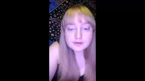 vikkivenus online show from December 23, 3:32 am