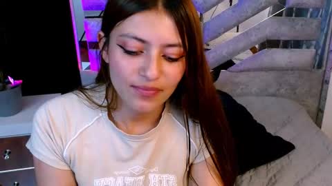 viky_evanss online show from November 27, 9:06 pm