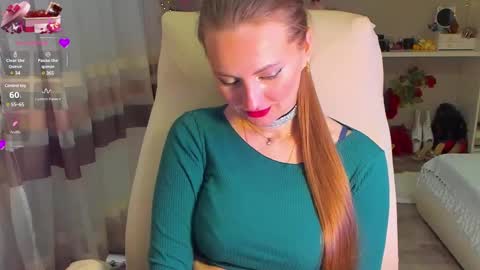 Snapshot of viola_1 chatting on February 26, 9:50 pm Funny girl online show from February 26, 9:50 pm