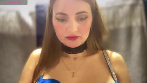 Snapshot of viola_1 chatting on December 3, 4:02 am Funny girl online show from December 3, 4:02 am