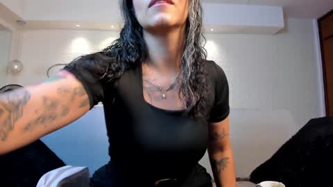 Violett  Everyday From 0530 to 1430 Col Time online show from January 22, 10:50 am